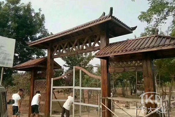 阳泉防腐木门头制作